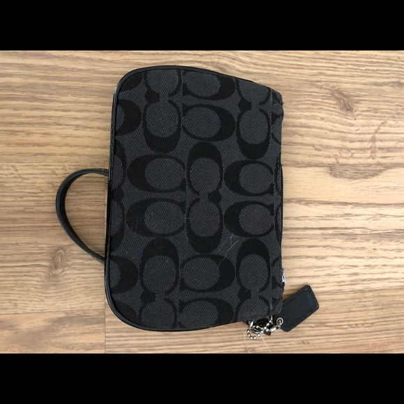 BRAND NEW Coach wristlet - Picture 2 of 3